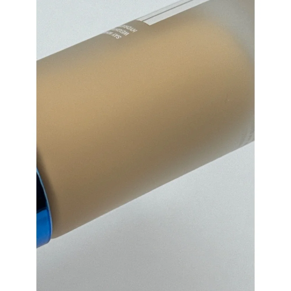 UOMA Beauty Say What?! Weightless Soft Matte‎ Hydrating Foundation Fair Lady T2W